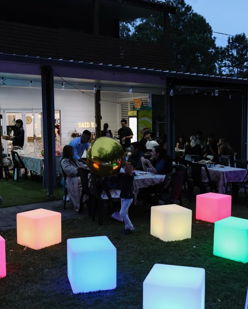 glow cube party